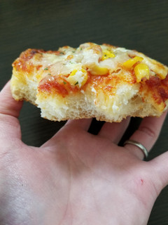 「セブン-イレブン トマトとチーズのもっちりピザパン」のクチコミ画像 by リぃさんさん