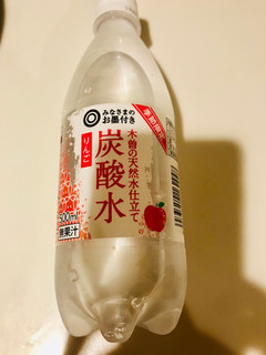 「みなさまのお墨付き 木曽の天然水仕立て 炭酸水 りんご ペット500ml」のクチコミ画像 by ちぴちぴさん