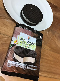 「セブンプレミアム ほろにがココアのクッキーサンド 袋60ml」のクチコミ画像 by レビュアーさん