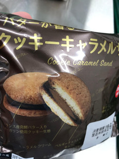 「ミニストップ MINISTOP CAFE クッキーキャラメルサンド」のクチコミ画像 by 百花蜜さん