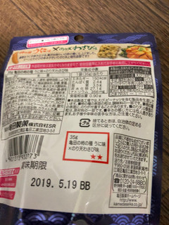 「亀田製菓 亀田の柿の種 うに味×のり天わさび味 袋35g」のクチコミ画像 by ザコタさん