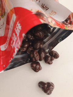 「ロッテ スイーツデイズ 乳酸菌ショコラ グラノラ いちご 袋34g」のクチコミ画像 by さとうとこむぎこさん
