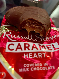 「ラッセルストーバー キャラメルハートチョコレート 袋1個」のクチコミ画像 by SweetSilさん