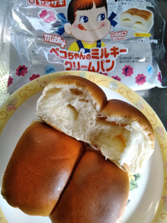「ヤマザキ ペコちゃんのミルキークリームパン 袋1個」のクチコミ画像 by minorinりん さん