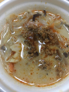 「セブン-イレブン 1／2分の野菜！ごま豆乳坦々スープ」のクチコミ画像 by カルーアさん