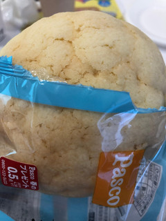 「Pasco ホイップメロンパン チーズクリーム 袋1個」のクチコミ画像 by 奈菜美さん