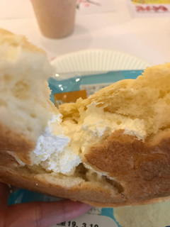「Pasco ホイップメロンパン チーズクリーム 袋1個」のクチコミ画像 by なすかさん