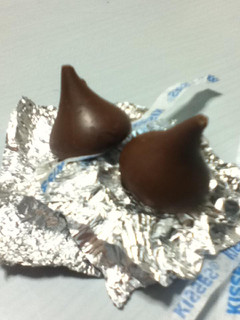 「HERSHEY’S kisses MILK CHOCOLATE 袋43g」のクチコミ画像 by こぺぱんさん