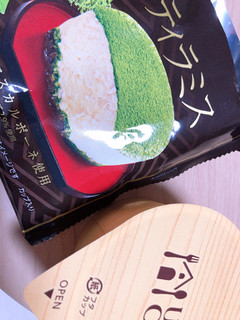 「ローソン Uchi Cafe’ SWEETS 抹茶のティラミス」のクチコミ画像 by ピヨぼんじりさん
