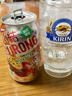 「KIRIN 氷結 ストロング パッションフルーツ 缶350ml」のクチコミ画像 by ビールが一番さん