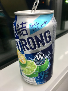 「KIRIN 氷結 ストロング ライムシークヮーサー 缶350ml」のクチコミ画像 by ビールが一番さん