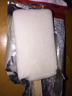 「セブンプレミアム まるでライチを冷凍したような食感のアイスバー 袋70ml」のクチコミ画像 by 好物は栗さん