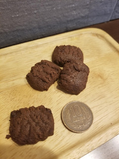 「不二家 じぶん想い カントリーマアム クリスピー ミニ Wチョコ 袋30g」のクチコミ画像 by 食い倒れ太郎さん