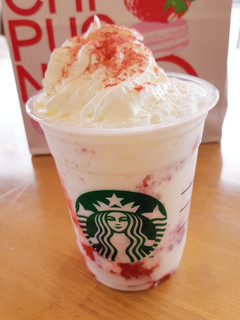 「スターバックス ＃STRAWBERRYVERYMUCHFRAPPUCCINO＿＿WHITE」のクチコミ画像 by MAA しばらく不在さん