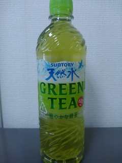「サントリー 天然水 GREEN TEA ペット600ml」のクチコミ画像 by アルストロメリアさん