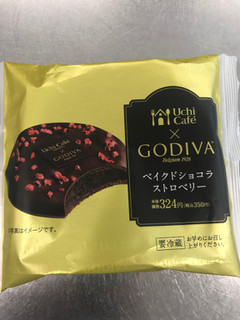 「ローソン Uchi Cafe’ SWEETS×GODIVA ベイクドショコラストロベリー」のクチコミ画像 by 百花蜜さん