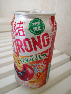 「KIRIN 氷結 ストロング パッションフルーツ 缶350ml」のクチコミ画像 by すのたんさん