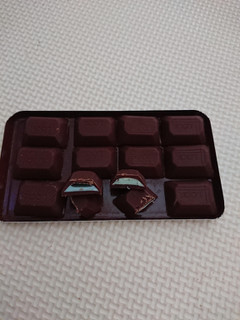 「不二家 ルック2 チョコミント食べくらべ 箱12粒」のクチコミ画像 by ぺりちゃんさん
