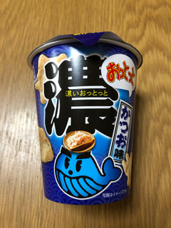 「森永製菓 濃いおっとっと かつお味 カップ26g」のクチコミ画像 by ちいぼうさん