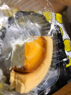 「ローソン Uchi Cafe’ SWEETS×PABLO チーズロールケーキ」のクチコミ画像 by kina子いもさん