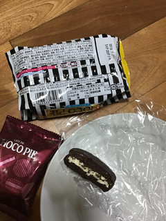 「ロッテ 世界を旅するチョコパイ NYチーズケーキ 袋2個」のクチコミ画像 by レビュアーさん