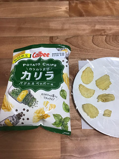 「カルビー OTATO CHIPS カリラ バジル＆ペッパー味 袋60g」のクチコミ画像 by レビュアーさん