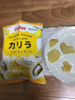 「カルビー POTATO CHIPS カリラ ソルト＆レモン味 袋60g」のクチコミ画像 by レビュアーさん