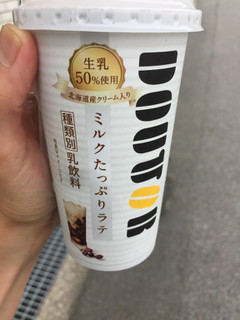 「メイトー DOUTOR ミルクたっぷりラテ カップ200g」のクチコミ画像 by gologoloさん