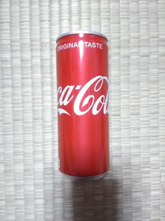 「コカ・コーラ コカ・コーラ 缶250ml」のクチコミ画像 by 永遠の三十路さん