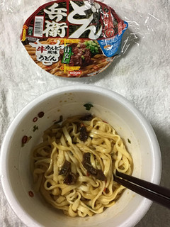 「日清食品 日清のどん兵衛 汁なし牛カルビ風味うどん カップ98g」のクチコミ画像 by レビュアーさん