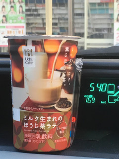 「ローソン Uchi Cafe’ SWEETS ミルク生まれのほうじ茶ラテ 200ml」のクチコミ画像 by ビールが一番さん