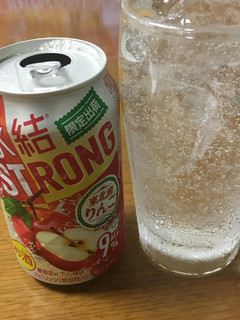 「KIRIN 氷結 ストロング 東北産りんご 缶350ml」のクチコミ画像 by ビールが一番さん