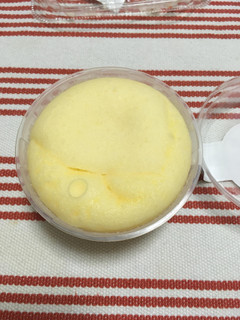 「ヤマザキ 北海道チーズ蒸しケーキのとろけるプリン カップ1個」のクチコミ画像 by まるもちくんさん