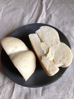 「セブン-イレブン 塩バニラクリームのパン」のクチコミ画像 by しおさばさん