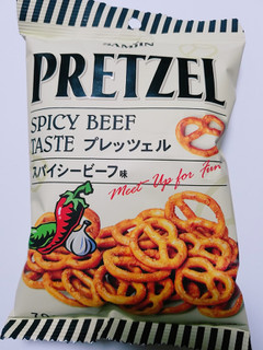 「プレッツェル スパイシービーフ味 袋70g」のクチコミ画像 by nag～ただいま留守にしております～さん