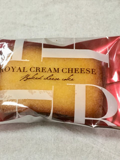 「モロゾフ ベイクドチーズケーキ ロイヤルクリームチーズ 袋1個」のクチコミ画像 by ビールが一番さん