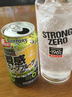 「サントリー ‐196℃ ストロングゼロ 瞬感グレープフルーツ 缶350ml」のクチコミ画像 by ビールが一番さん