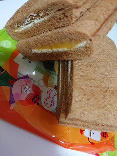 「フジパン 黒糖スナックサンド パンプキン＆ホイップ 袋2個」のクチコミ画像 by ぺりちゃんさん