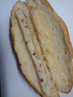 「ヤマザキ ふっくらナッツのクリームパン 袋1個」のクチコミ画像 by レビュアーさん