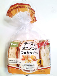 「Pasco チーズとオニオンのフォカッチャ 袋4個」のクチコミ画像 by MAA しばらく不在さん