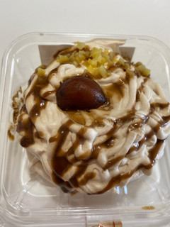 「ローソン Uchi Cafe’ SWEETS モンブランのクリームパンケーキ」のクチコミ画像 by はなまるこさん