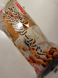 「ヤマザキ ふっくらナッツのクリームパン 袋1個」のクチコミ画像 by とくめぐさん