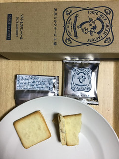 「東京ミルクチーズ工場 ソルト＆カマンベールクッキー 箱10枚」のクチコミ画像 by レビュアーさん