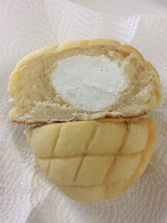 「神戸屋 ふわふわホイップのメロンパン 袋1個」のクチコミ画像 by SANAさん