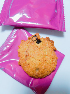 「エヌエス オーツ麦のクッキー レーズン＆チョコチップ 袋11枚」のクチコミ画像 by nag～ただいま留守にしております～さん