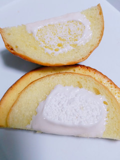 「セブンプレミアム ホイップクリームが入ったブールパン 袋1個」のクチコミ画像 by nag～ただいま留守にしております～さん