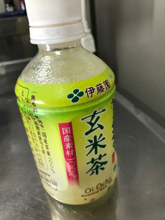 「伊藤園 お～いお茶 抹茶入り 玄米茶 ペット345ml」のクチコミ画像 by もぐもぐもぐ太郎さん