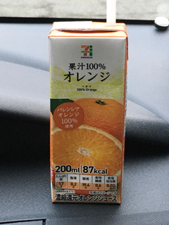 「セブンプレミアム 果汁100％オレンジ パック200ml」のクチコミ画像 by ビールが一番さん