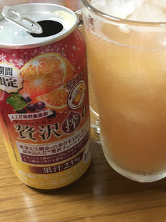 「アサヒ 贅沢搾り オレンジとカシス 缶350ml」のクチコミ画像 by ビールが一番さん