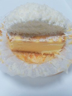 「ローソン スノーバスチー バスク風チーズケーキ」のクチコミ画像 by nag～ただいま留守にしております～さん